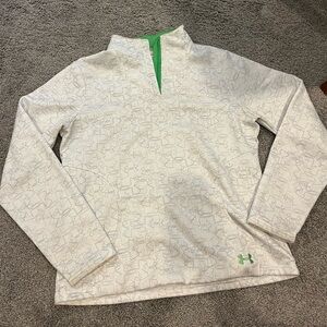 Under armor pull over